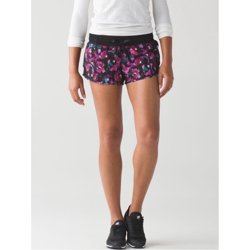 Lululemon Hotty Hot Shorts Size 8 Floral Print Low Rise Lined Running Shorts